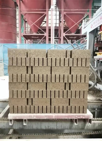 免托板磚機生產(chǎn)標磚