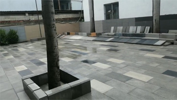 仿石PC透水磚生產(chǎn)現(xiàn)場(chǎng)